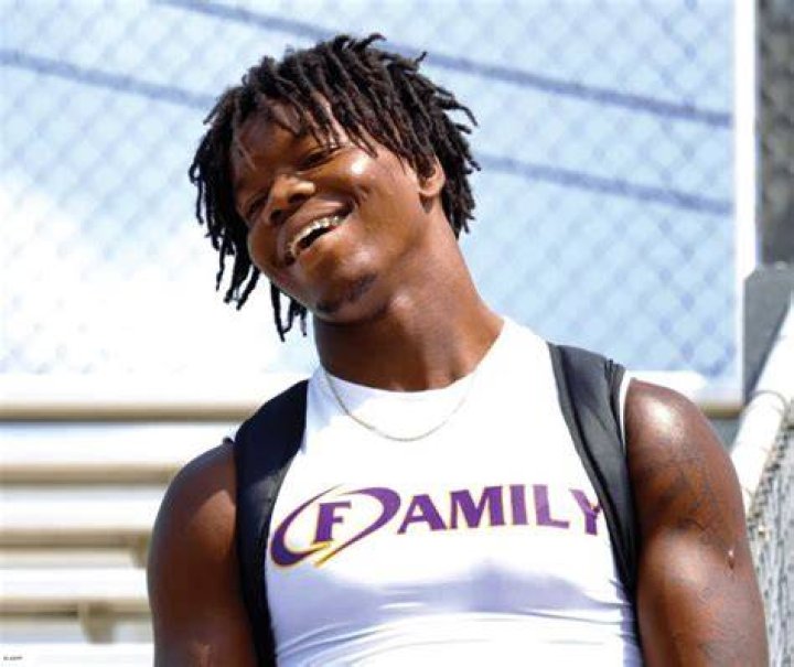 
247 Linebacker Ej Lightsey Shot In Fitzgerald GA Shooting and Is In Critical Condition 