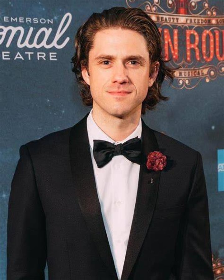 Aaron Tveit Height, Weight, Net Worth, Age, Birthday, Wikipedia, Who, Nationality, Biography