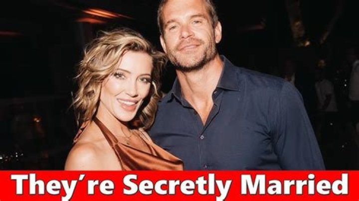 
Actor Stephen Huszar Is Charming But Very Secretive About His Dating Life 
