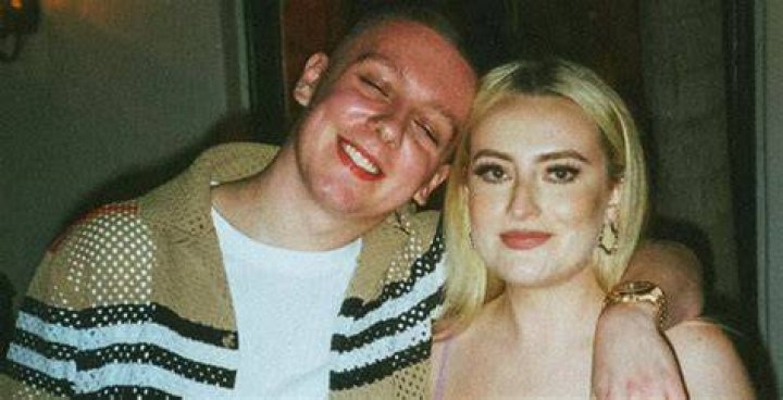 
Amelia Dimoldenberg, a British rapper’s girlfriend, has a history of relationships and dating. Aitch’s Biography, Age, Nationality, Girlfriend, Instagram, Songs, Net worth 