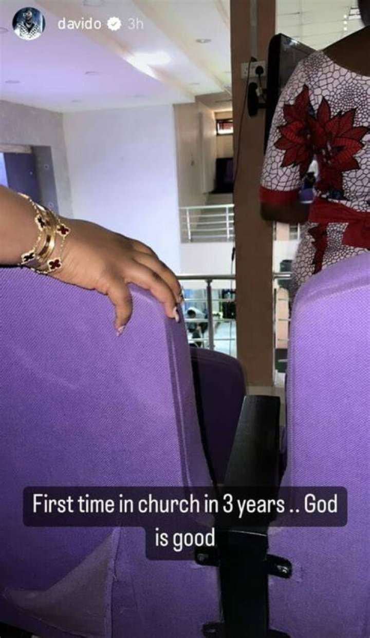 
Applauds Goes To Chioma Rowland For Dragging Davido To Church For The First Time In 3years 
