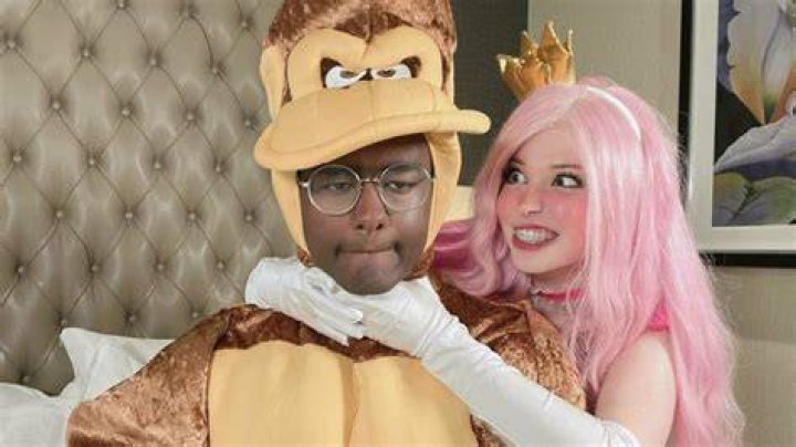 
Are Twomad and Belle Delphine Dating? Internet Is Concerned After The Two Recently Appear Together 