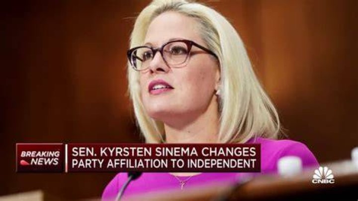 
Arizona Sen. Kyrsten Sinema Leaves Democratic Party to Become Independent: ‘Right for the Country’ 