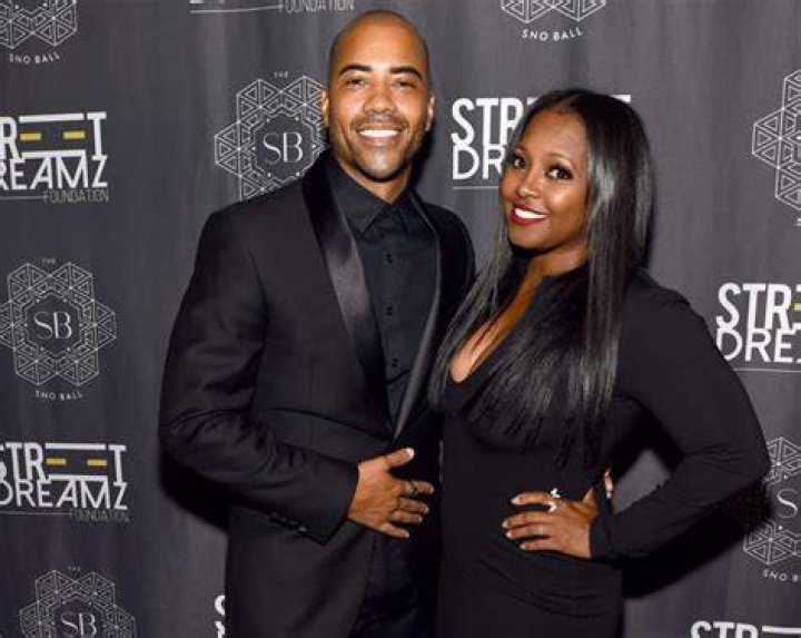 Brad James’ First Wife, Keshia Knight Biography