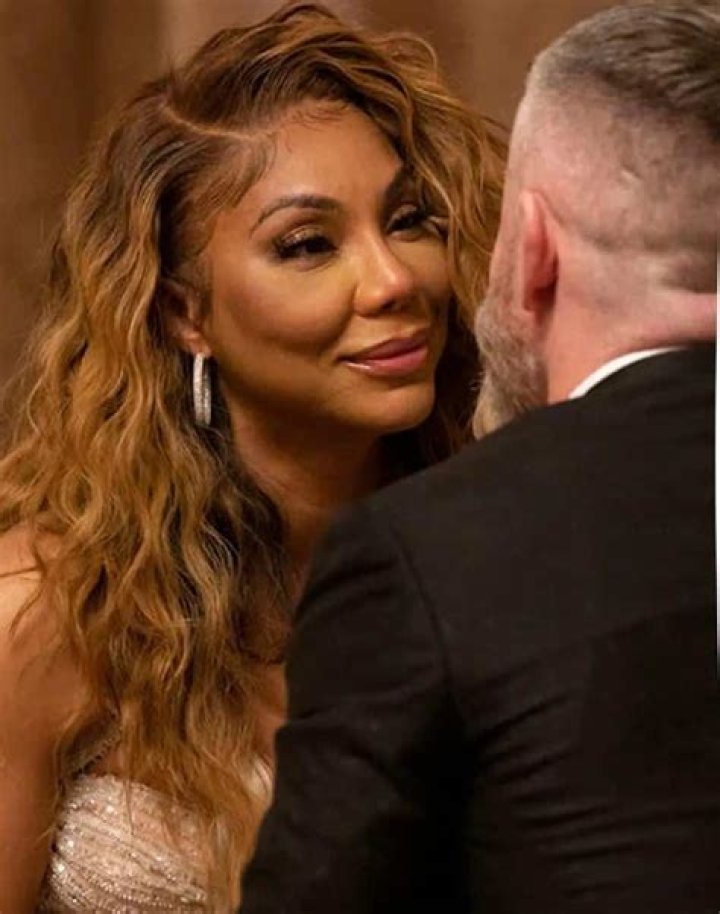 
“Braxton Family Values” Star Tamar Braxton Got Engaged To Jeremy Robinson 