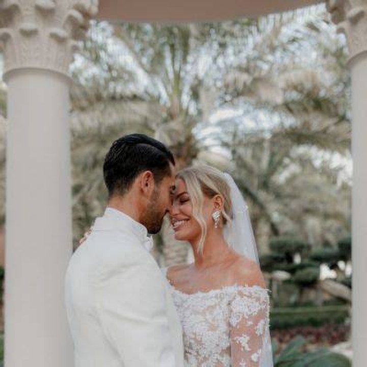 
Caroline Stanbury Is Criticized By Fans After She Accuses Chanel Ayan Of Stealing Her Bridal Thunder 