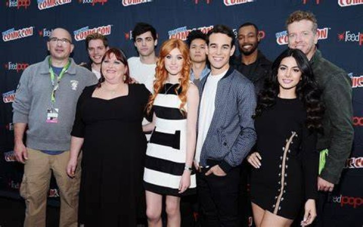 Cassandra Clare Height, Weight, Net Worth, Age, Birthday, Wikipedia, Who, Nationality, Biography