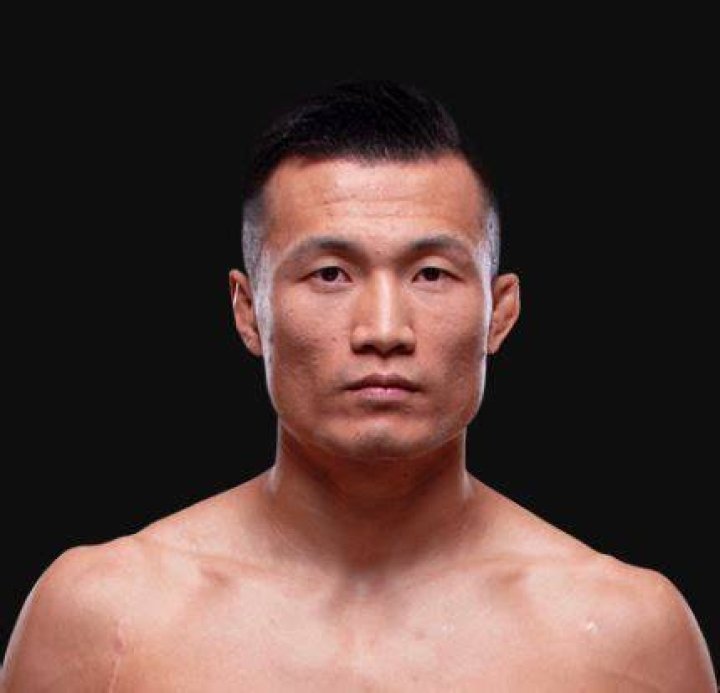 
Chan Sung Jung Height, Weight, Net Worth, Age, Birthday, Wikipedia, Who, Nationality, Biography 