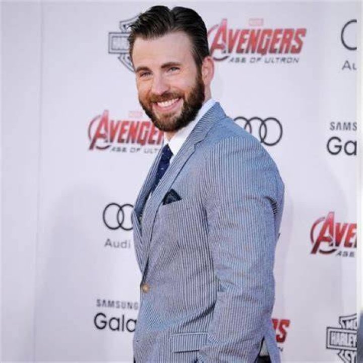 Chris Giles Height, Weight, Net Worth, Age, Wiki, Who, Instagram, Biography