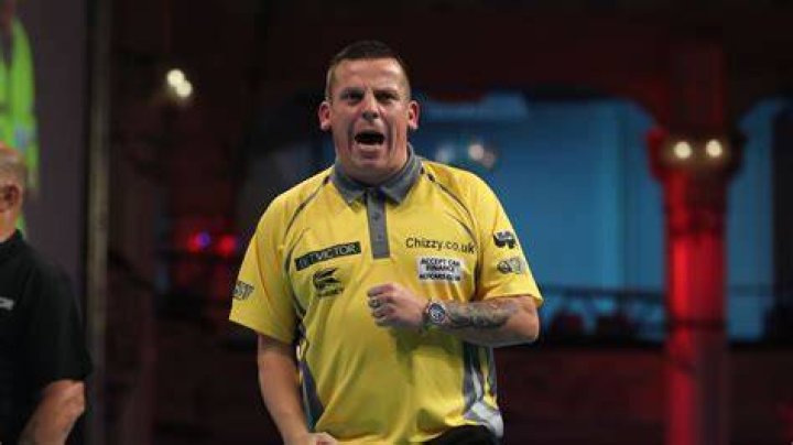 
Darts Dave Chisnall Net Worth and Wife Michaela Davis 
