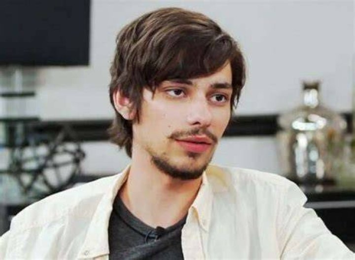
Devon Bostick Height, Weight, Net Worth, Age, Birthday, Wikipedia, Who, Nationality, Biography 