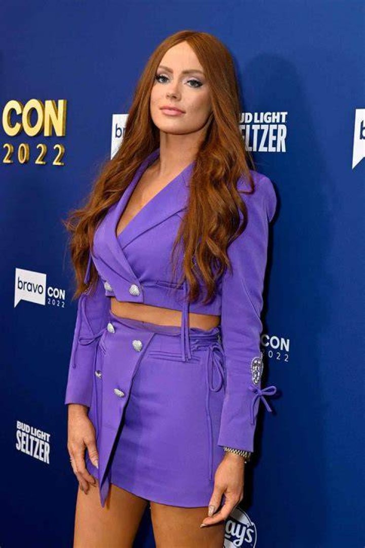 
Did Kathryn Dennis Lose Or Gain Her Weight? Southern Charm Star Married Life And Family Details 