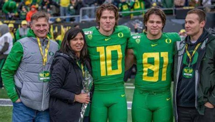 Draft Profile: Justin Herbert Brother Patrick Herbert Age And Height