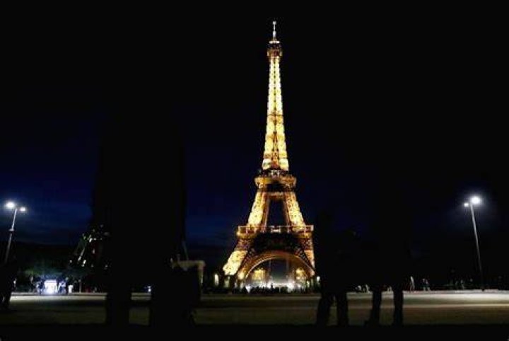 
France to continue energy tariff shield in 2023 budget bill 