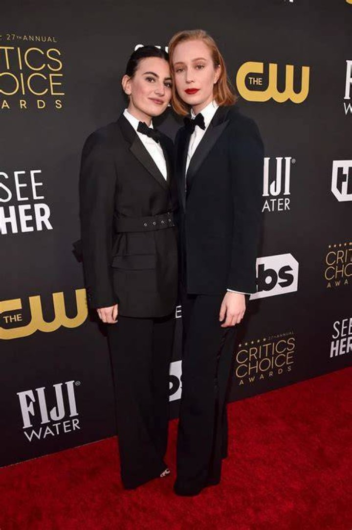 
Hannah Einbinder Gays Rumors After Her Queer Character, What We Know About Her Partner 