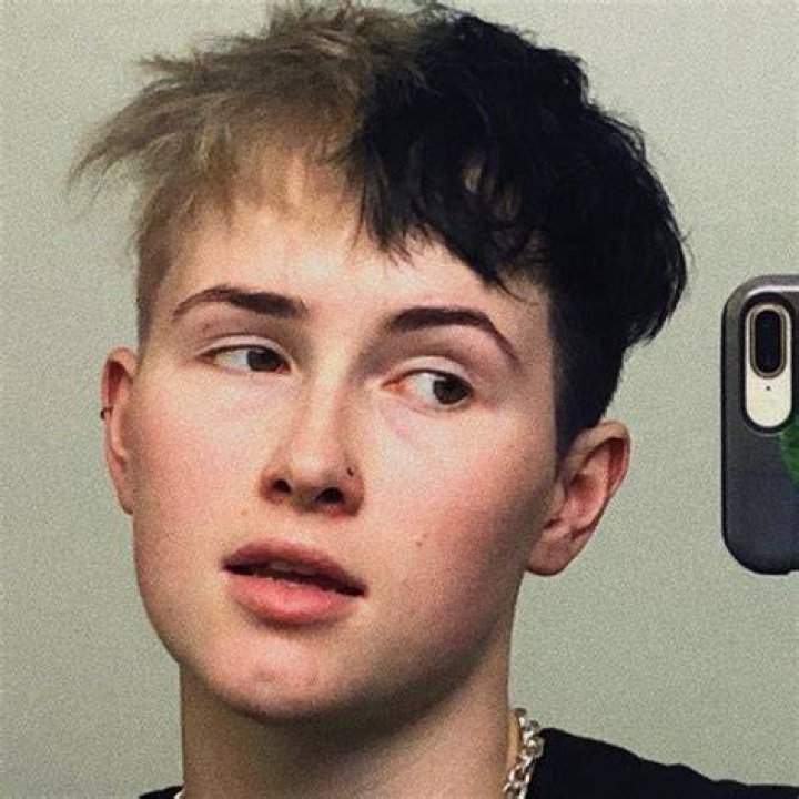 
Hope Bridgers (TikTok Star) Biography, Age, Girlfriend, Height, Net Worth 