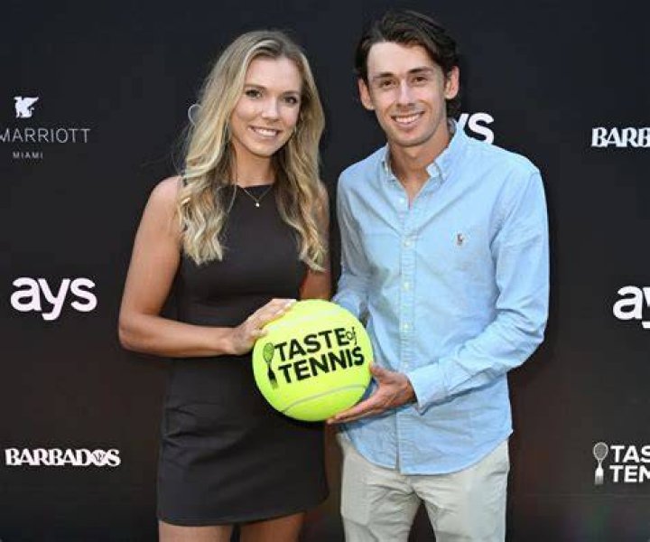 
Is Alex de Minaur Gay? Sexuality And Relationship – Does He Have Girlfriend Or Partner? 