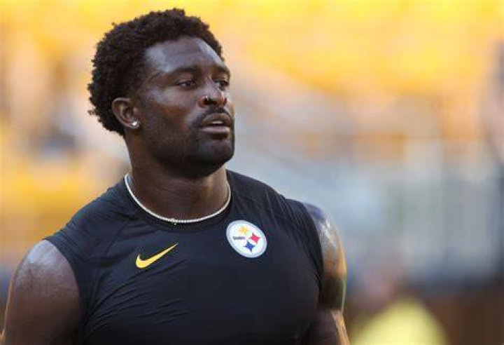 
Is DK Metcalf Arrested? Everything We Know About The Football WR 