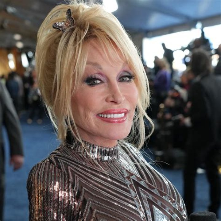 
Is Dolly Parton Still Alive? Dolly Parton Tattoos, Real Hair, Net Worth, Husband 