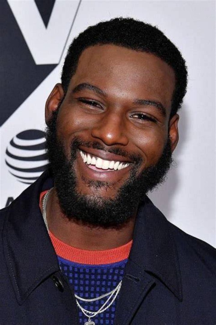 
Is Kofi Siriboe Married to Wife? Or Dating a Girlfriend? Past Relationships. 