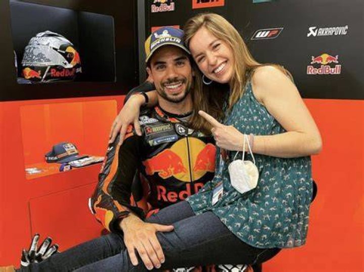 
Is Miguel Oliveira Related To Journalist Fabio Oliveira? Wife Andreia Pimenta And Married Life 