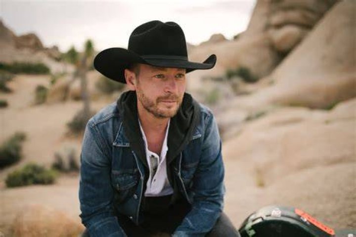 
Is Paul Brandt Married? His Bio, Age, Wife, Kids, Height and Net worth 