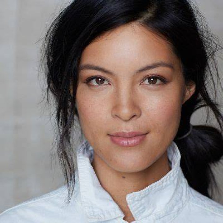 
Isabelle Du Husband: Is Monarch Cast Married To Dennis Hour? Family And Net Worth 