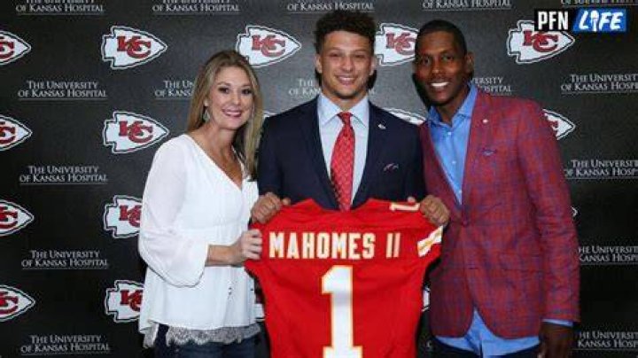 Jackson Mahomes parents Pat Mahomes, Randi Martin and siblings Patrick Mahomes, Mia Randall and Zoe Randall
