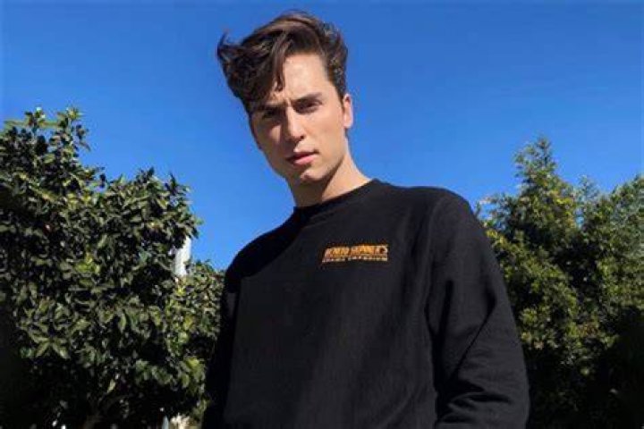 Jordan Salloum Height, Weight, Net Worth, Age, Birthday, Wikipedia, Who, Instagram, Biography