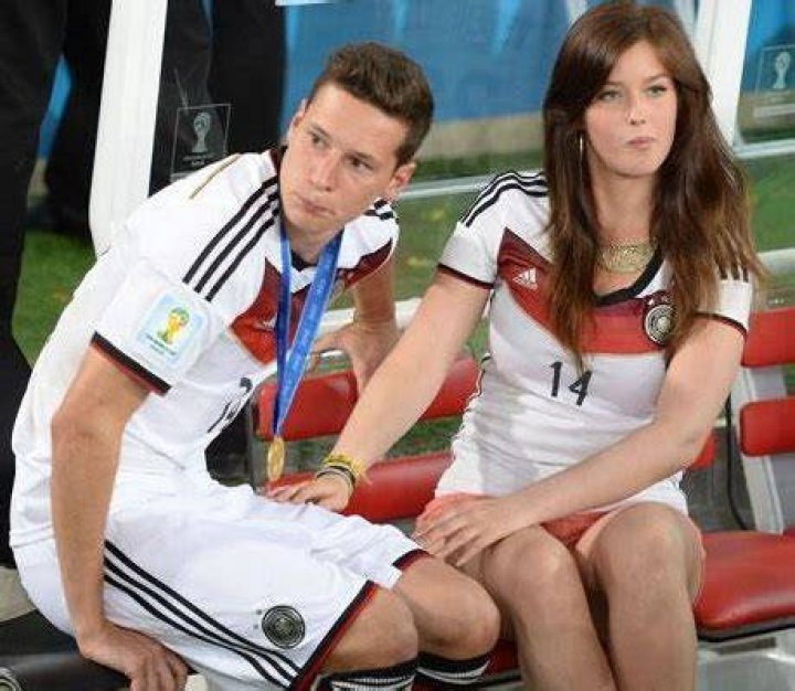 
Julian Draxler Wife Who is Julian Draxler Wife? 