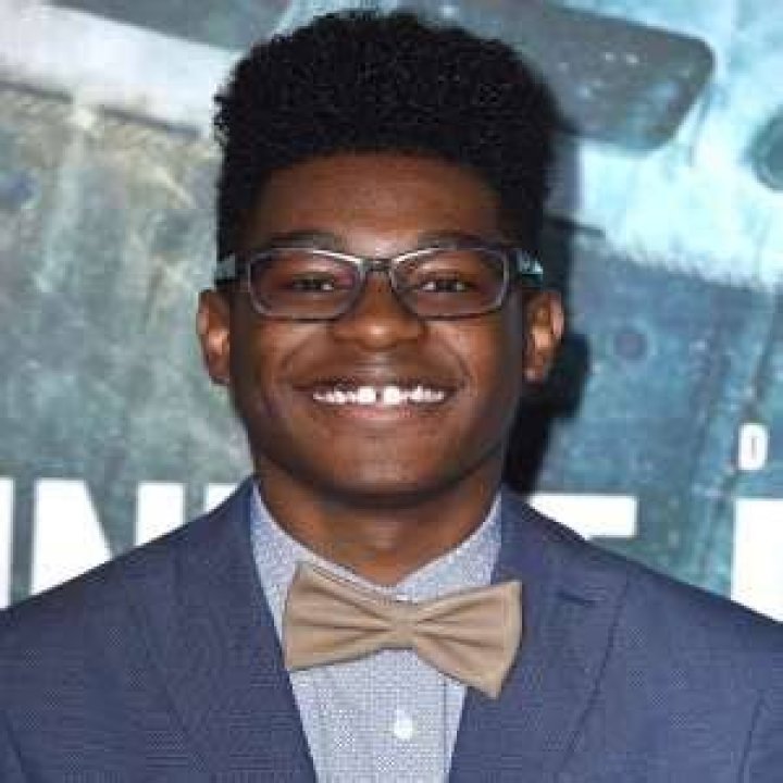 
Kamil McFadden Height, Weight, Net Worth, Age, Birthday, Wikipedia, Who, Nationality, Biography 