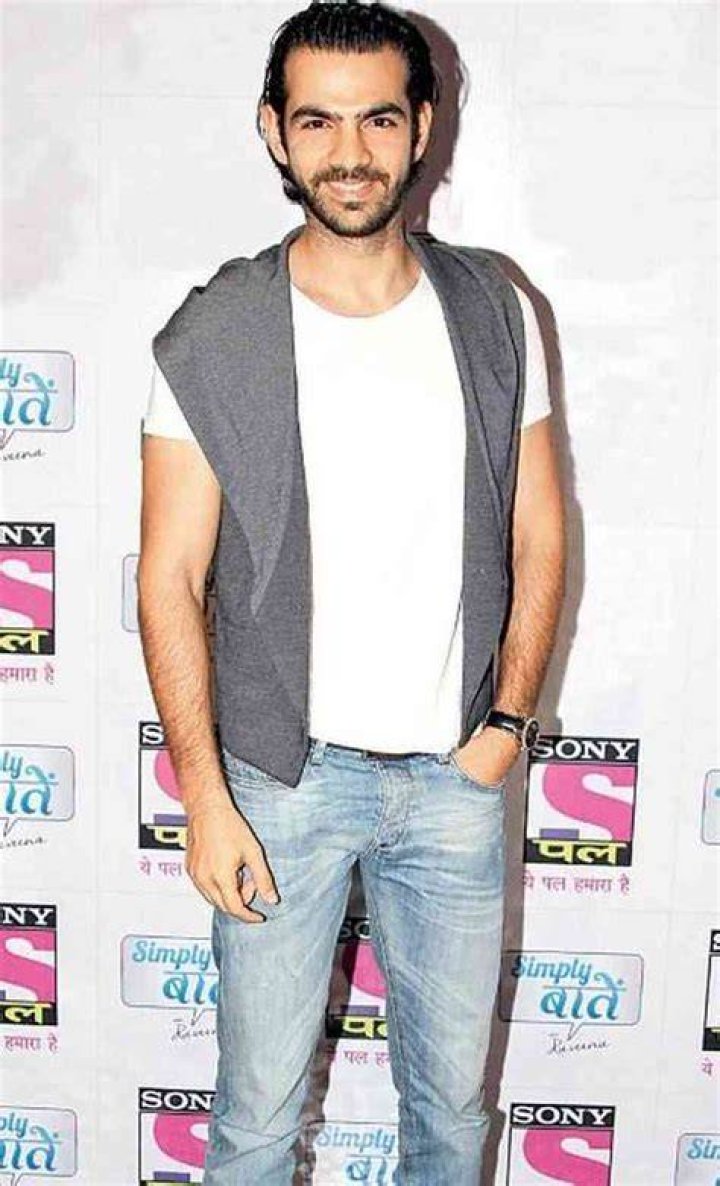 Karan V Grover Height, Weight, Net Worth, Age, Birthday, Wikipedia, Who, Nationality, Biography