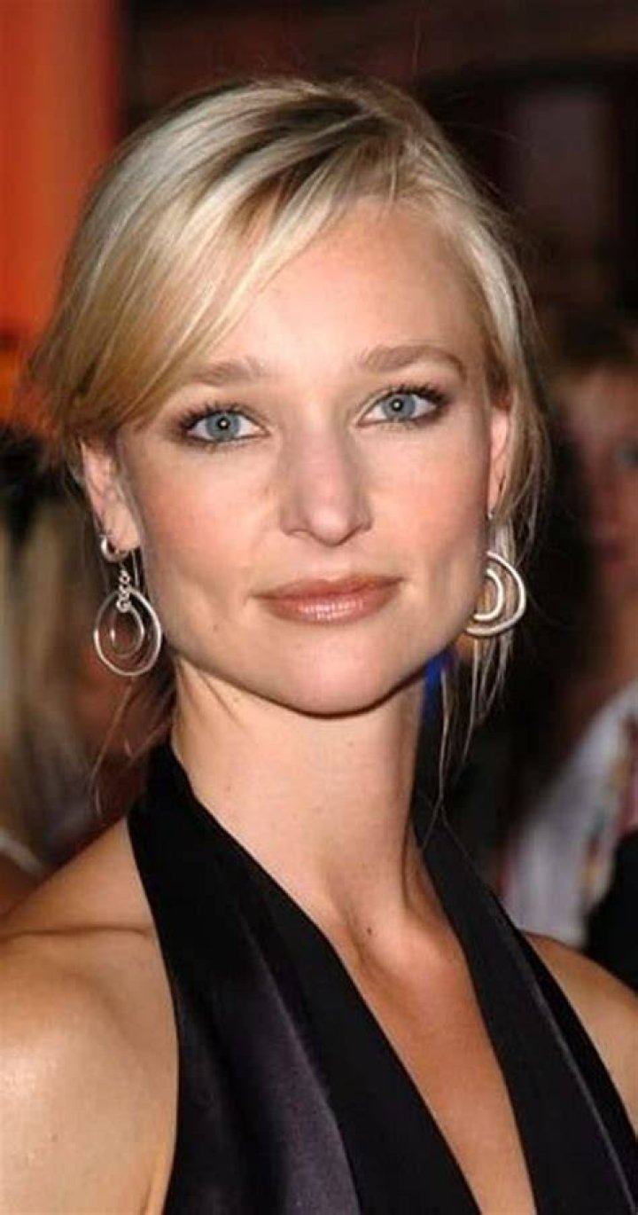 Kari Matchett Height, Weight, Net Worth, Age, Birthday, Wikipedia, Who, Instagram, Biography