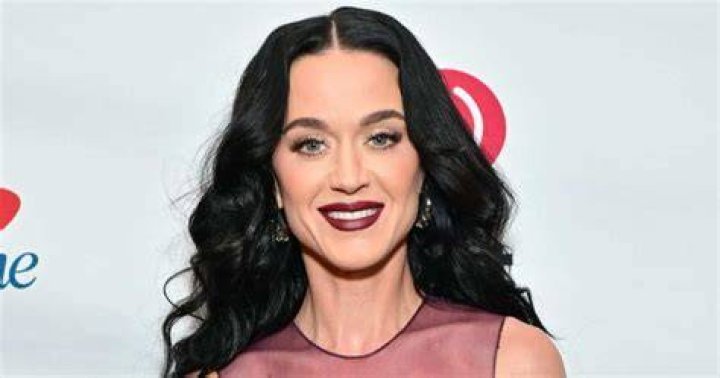 
Katy Perry’s Dating History: From John Mayer to Orlando Bloom and More 