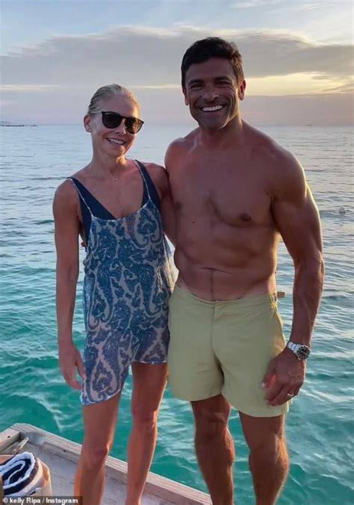 
Kelly Ripa Shows Off Her Swimsuit-Clad Backside in ‘Cheeky New Year’ Throwback with Mark Consuelos 