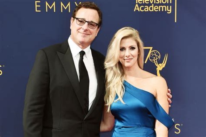 
Kelly Rizzo, Bob Saget’s Widow, Shares Touching Tribute Six Months After His Death 