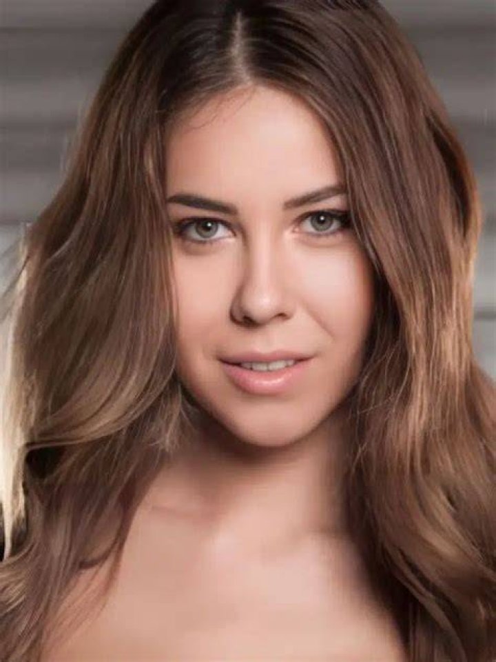 
Kelsey Kingston Height, Weight, Net Worth, Age, Wiki, Who, Instagram, Biography 