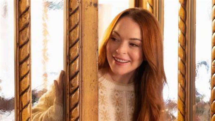 
Lindsay Lohan Is ‘Falling for Christmas’ in Official Look at Netflix Holiday Film 