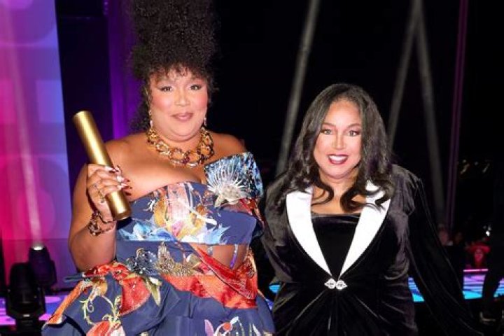 
Lizzo Transforms Her Mom, Shari, Into a Yitty Model in TikTok: ‘My Momma Look Better Than Me’ 