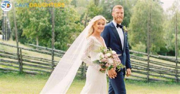 
Mattias Ekholm And Wife Ida Björnstad Married In June 2020 But Renewed Their Vows This July 