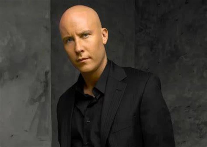 
Michael Rosenbaum Height, Weight, Net Worth, Age, Birthday, Wikipedia, Who, Nationality, Biography 