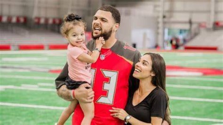 
Mike Evans Sister Kia L Evans Is A Tiktok Enthusiast 