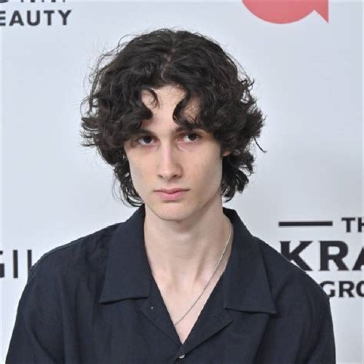 
Mike Hazen Height, Weight, Net Worth, Age, Birthday, Wikipedia, Who, Nationality, Biography 