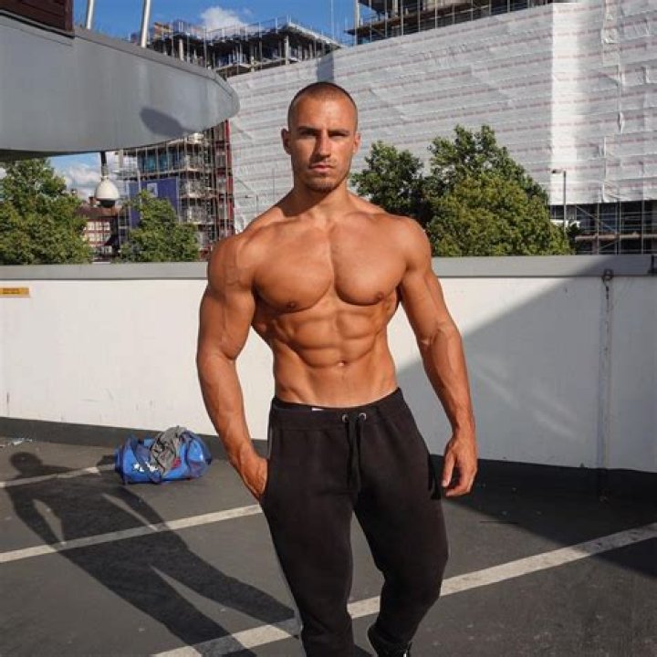 Mike Thurston Height, Weight, Net Worth, Age, Birthday, Wikipedia, Who, Nationality, Biography