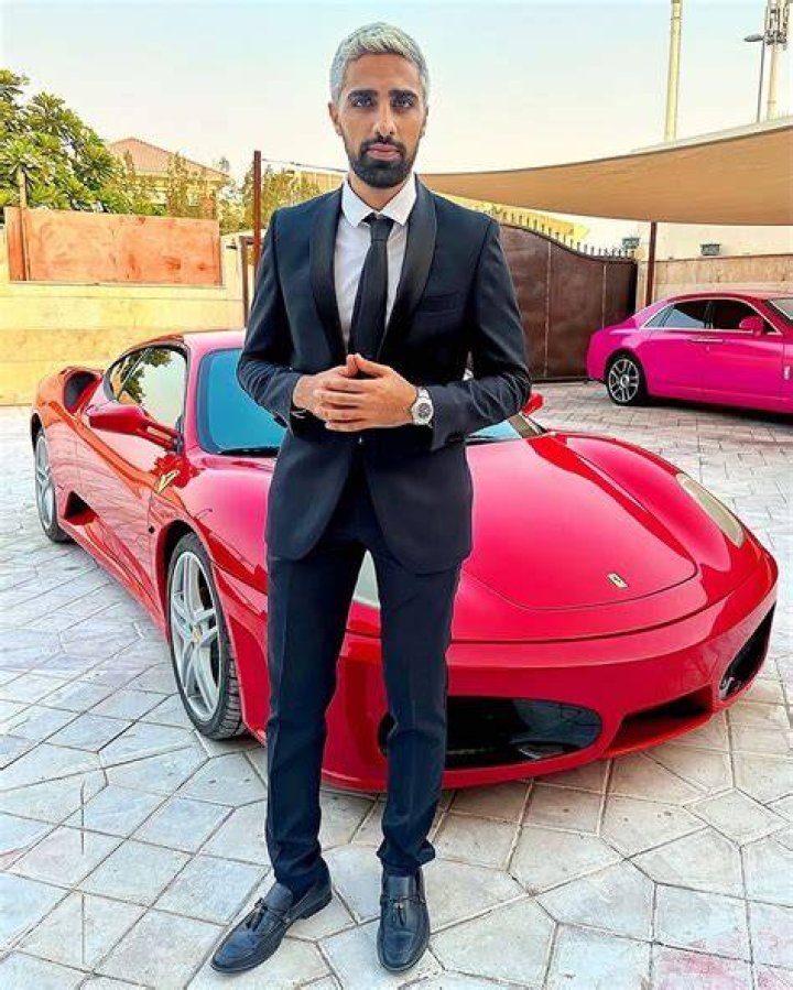 Mo Vlogs Height, Weight, Net Worth, Age, Birthday, Wikipedia, Who, Nationality, Biography