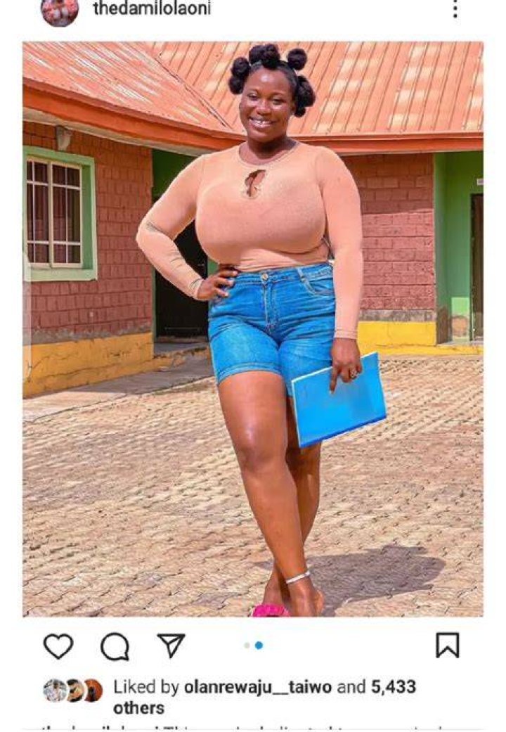 
Nollywood Actress, Vivian Nwaoha Stirs Reactions As She Shares New Photos Of Herself By The Poolside 