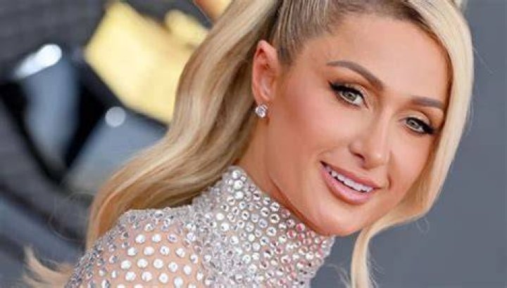 
Paris Hilton ‘Closes Out 2022’ with Updated Version of ‘Stars Are Blind’: ‘It Felt Right’ 