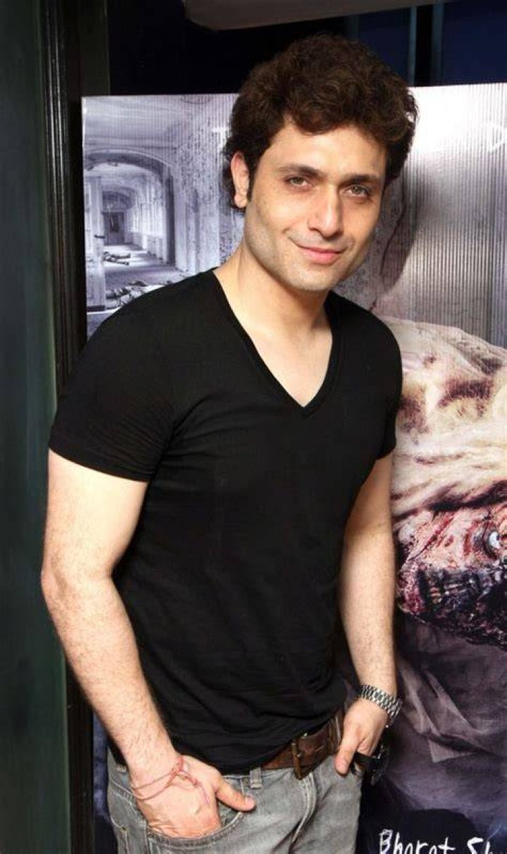 Shiney Ahuja Height, Weight, Net Worth, Age, Birthday, Wikipedia, Who, Instagram, Biography