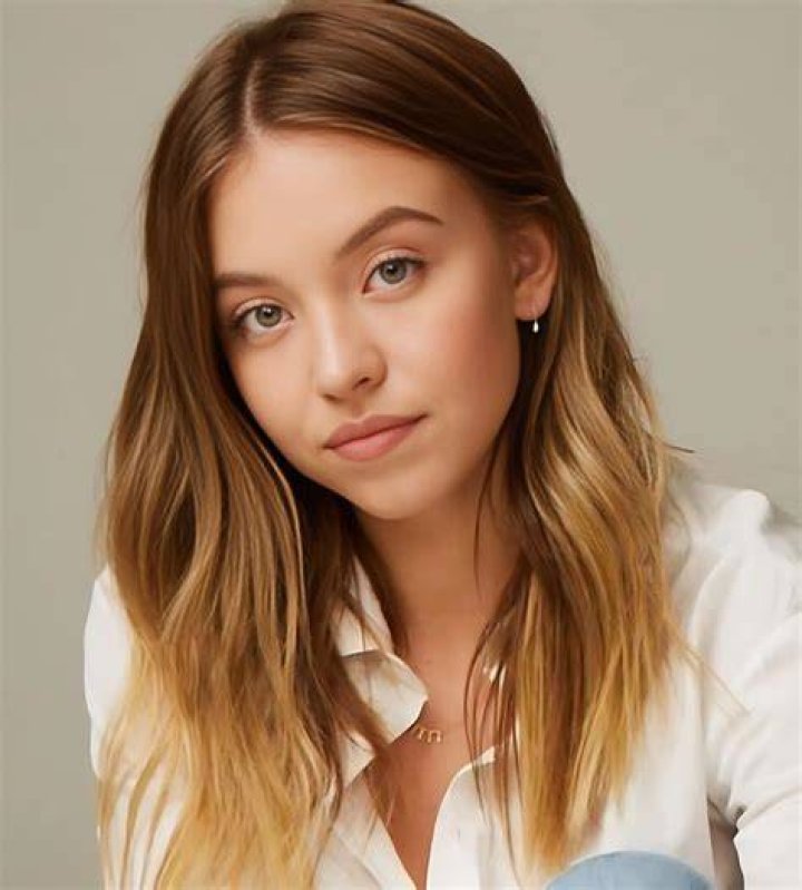 Sydney Sweeney Height, Weight, Net Worth, Age, Birthday, Wikipedia, Who, Nationality, Biography