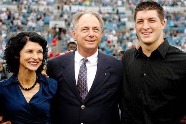 Tim Tebow Parents: Robert Ramsey Tebow II And Pamela Elaine Tebow, Family And Net Worth